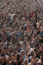 9 December 2006: More than 20,000 workers at the state-owned Ghazl el-Mahalla are striking, demanding two-month bonus and the impeachment of their corrupt management. Photo by Nasser Nouri
